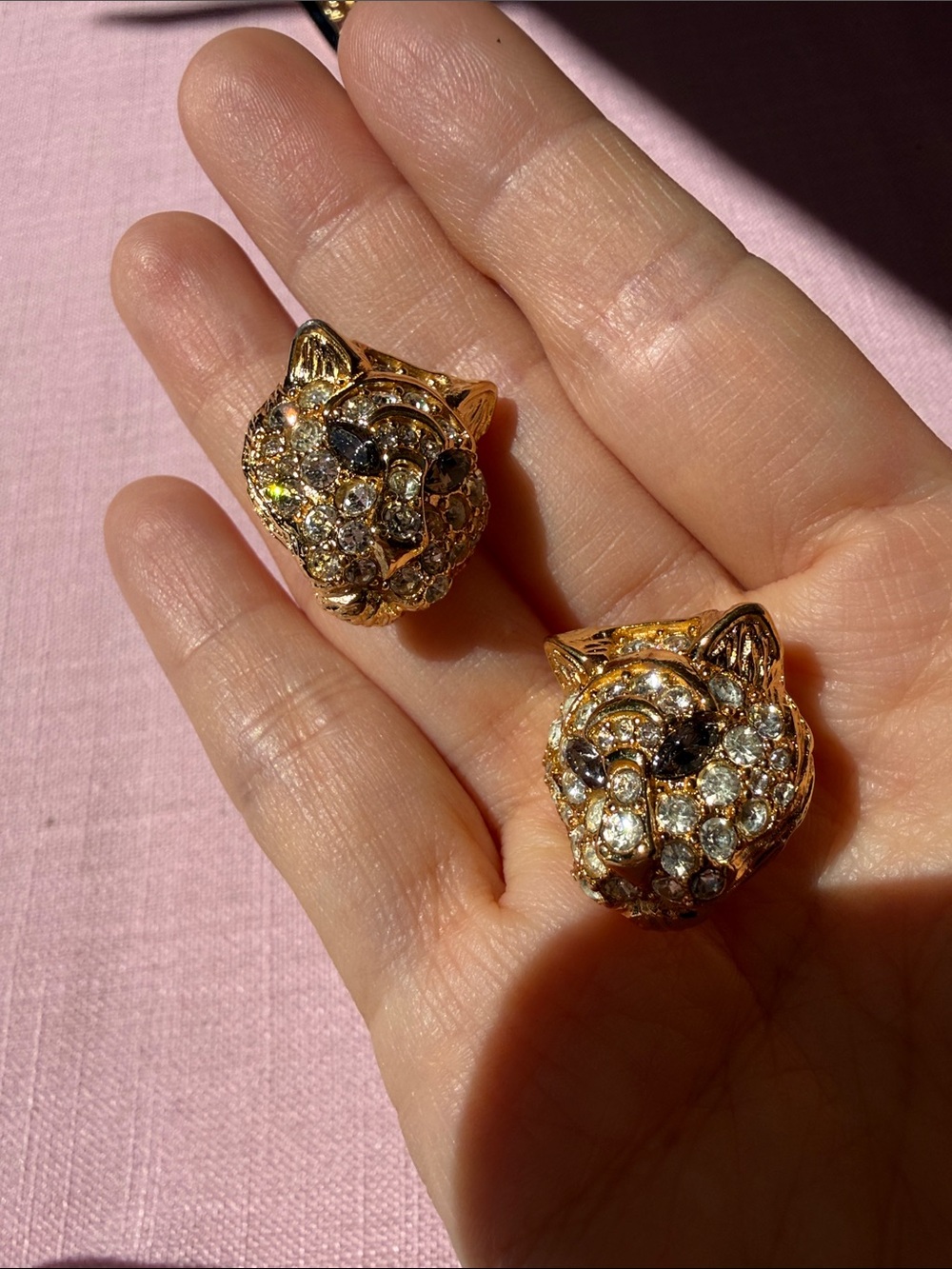 Signed Trifari Leopard Head Rhinestone Clip On Earrings Gold Tone Vintage
